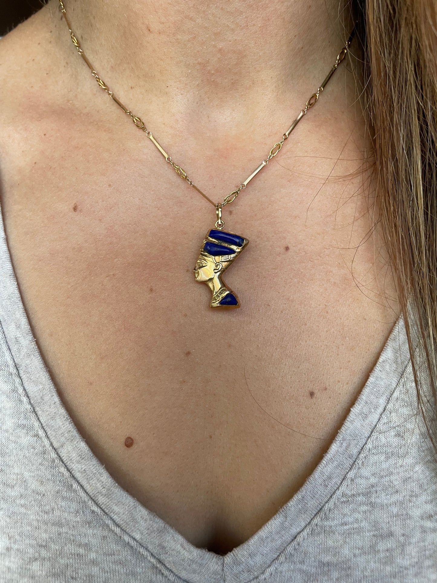 18k Reversible Nefertiti Pendant